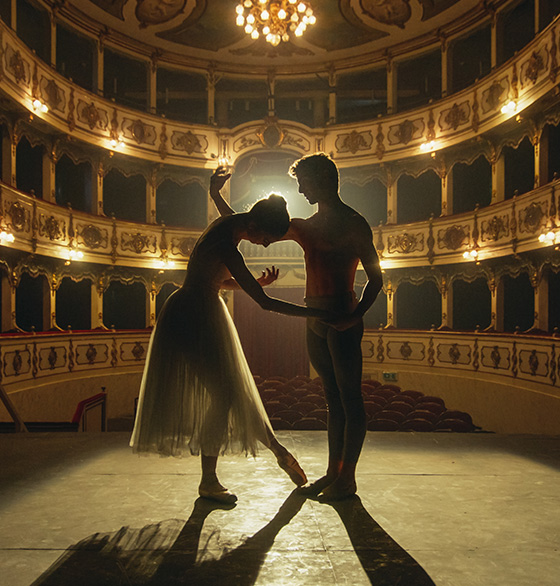 Photo for blog article: What tights do celebrities wear on stage?